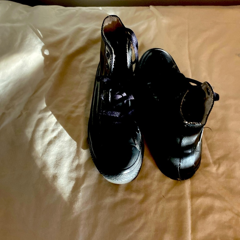 Ladies black converse sneakers